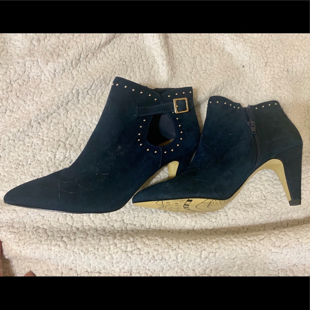 Navy Blue Bella Vita size 6.5